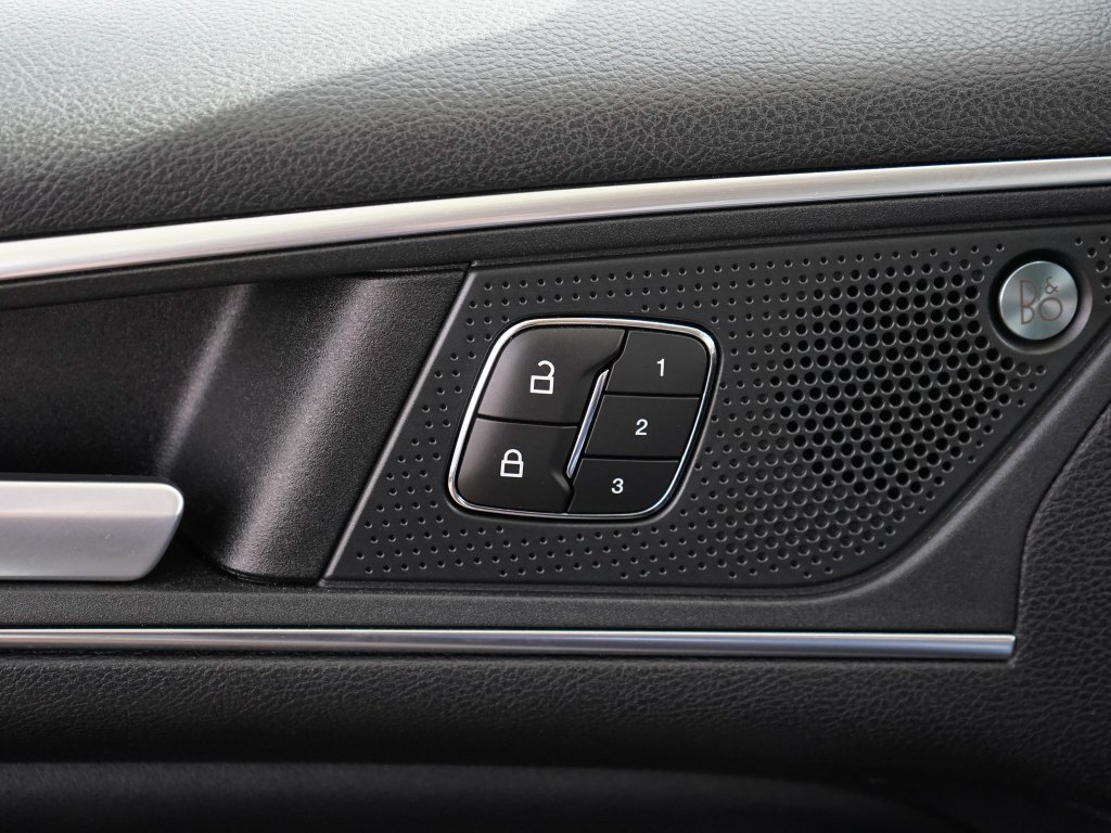 Used 2021 Carbonized Gray Metallic Ford Titanium image 17