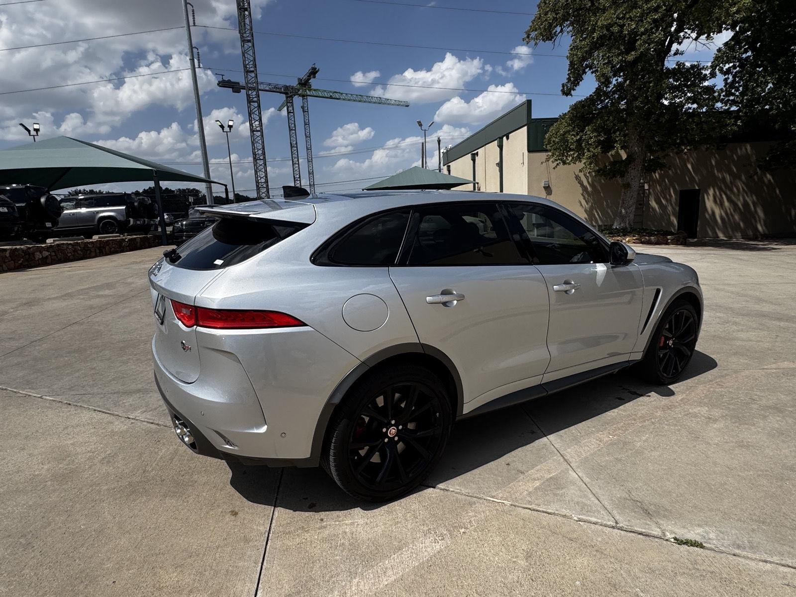 Used 2020 Indus Silver Metallic Jaguar SVR V8 image 10