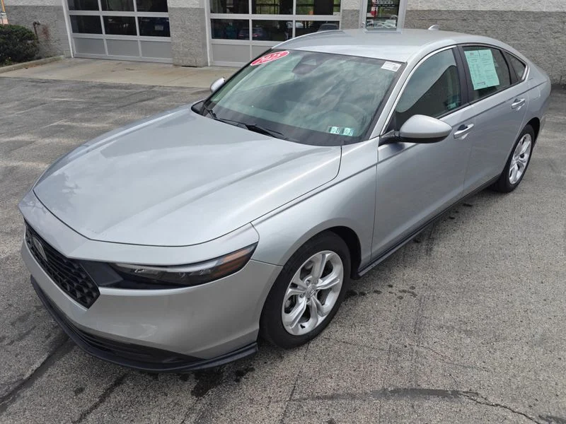 Used 2025  Honda LX image 10