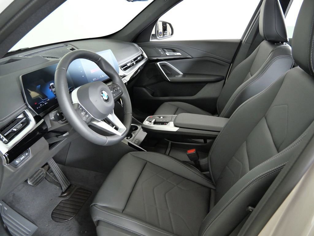 Used 2026 Dune Grey Metallic BMW xDrive28i image 33