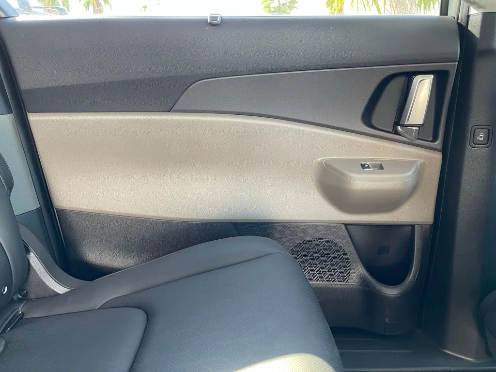 New 2026 White Kia EX image 18