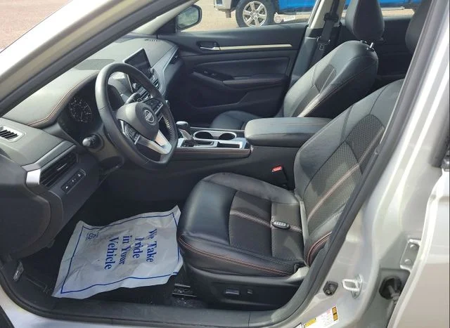 Used 2025 Silver Nissan 2.5 SR image 6