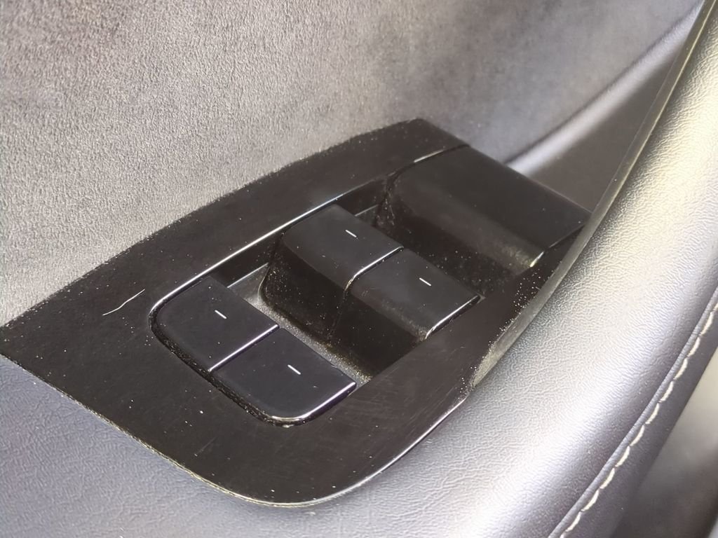 2021 Tesla Model Y Long Range - Photo 30
