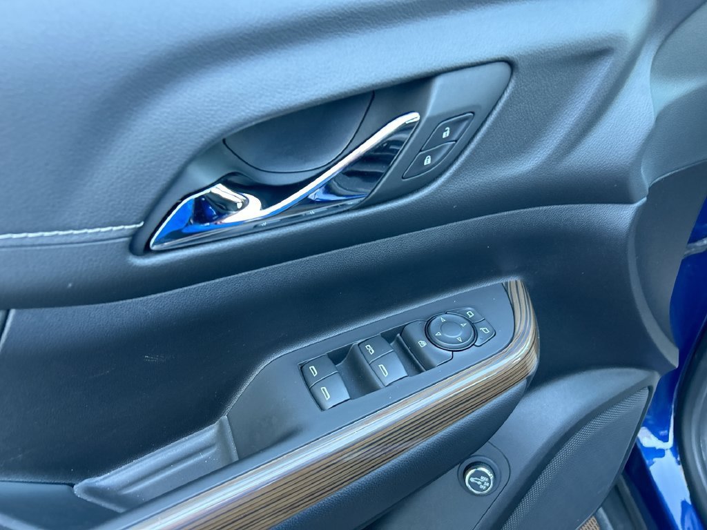Used 2023 ULTRA BLUE METALLIC GMC SLE image 25