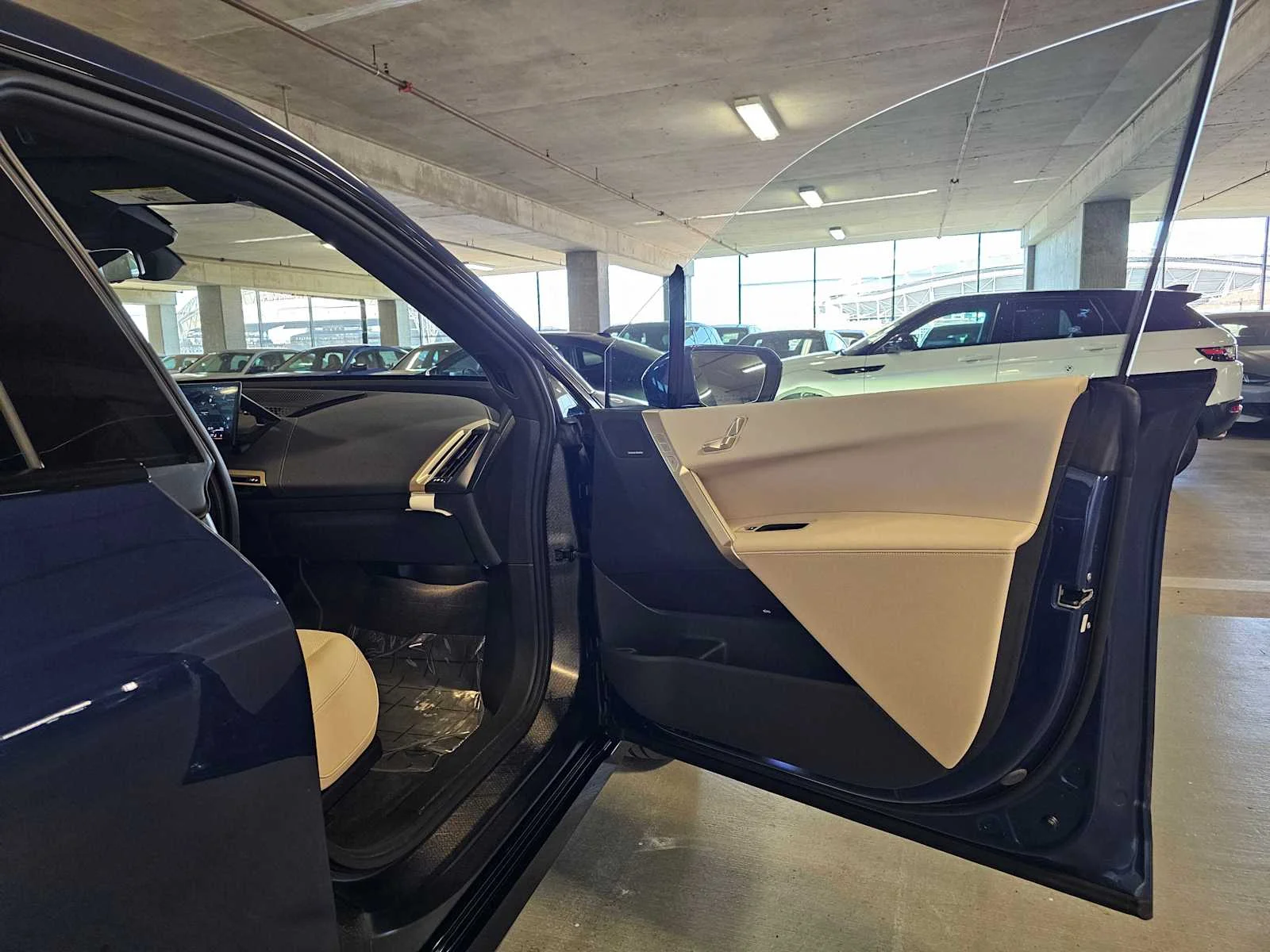 Certified Used 2024 Phytonic Blue Metallic BMW xDrive50 image 30