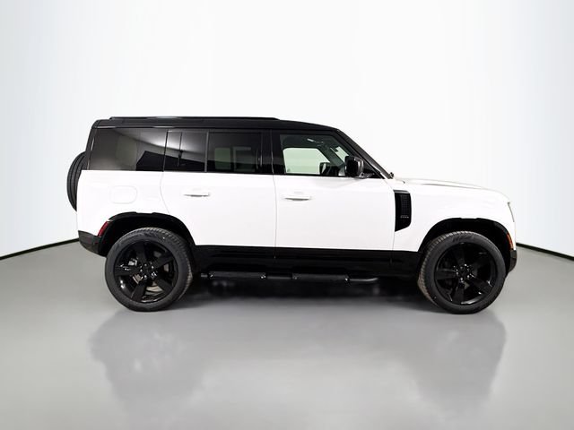 New 2026 Fuji White Land Rover X-Dynamic SE image 4