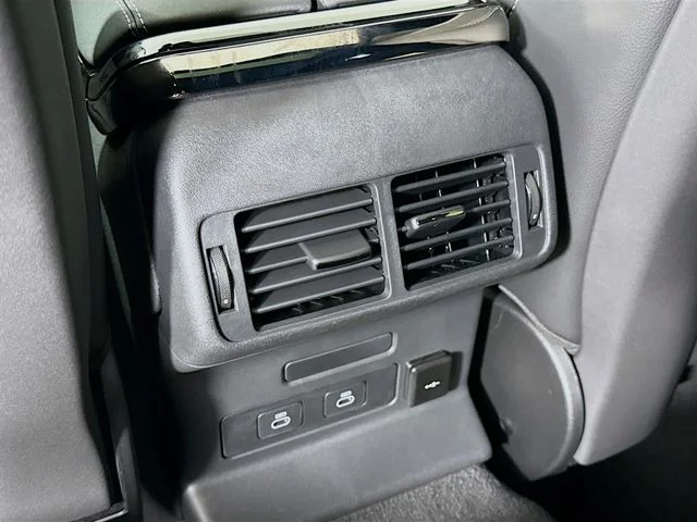 New 2026 Zadar Grey Land Rover P250 Base image 27