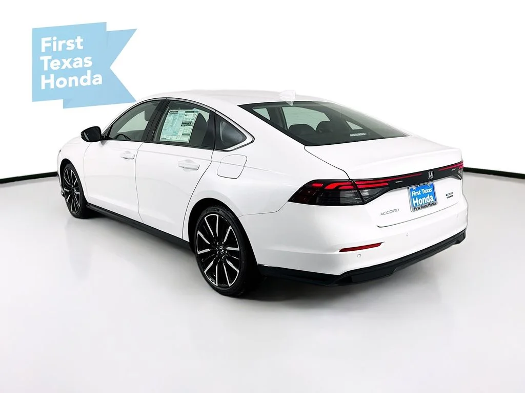 New 2026 Platinum White Pearl Honda Touring image 6
