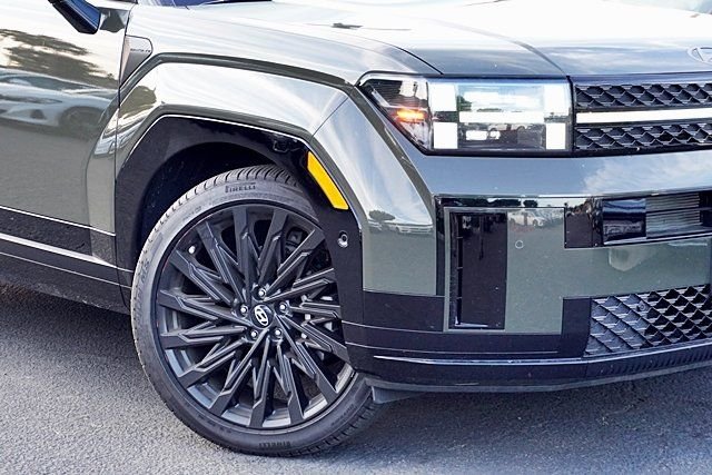 Used 2024 Green Hyundai Calligraphy image 3