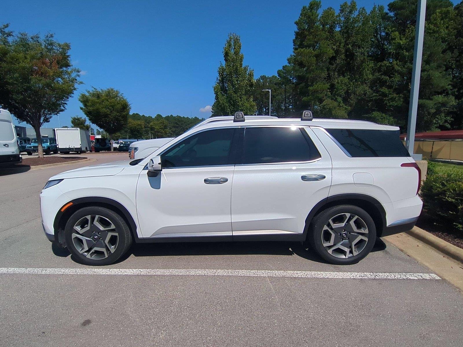 Used 2024 Hyper White Hyundai Limited image 4