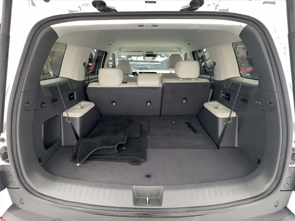 Used 2026 White Hyundai SEL image 16