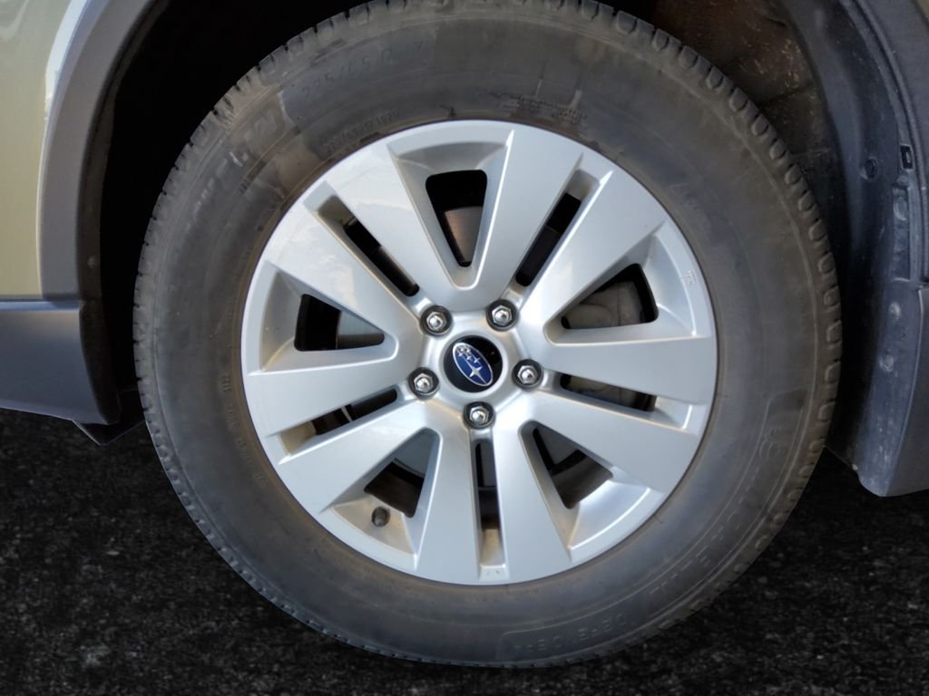 Used 2019 Green Subaru 2.5i Premium image 27