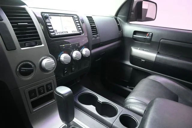 Used 2011 White Toyota Grade image 26