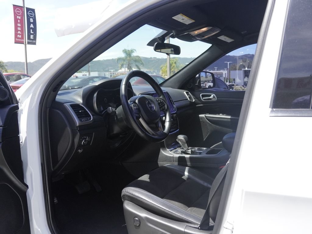 Used 2021 White Jeep Laredo X image 19
