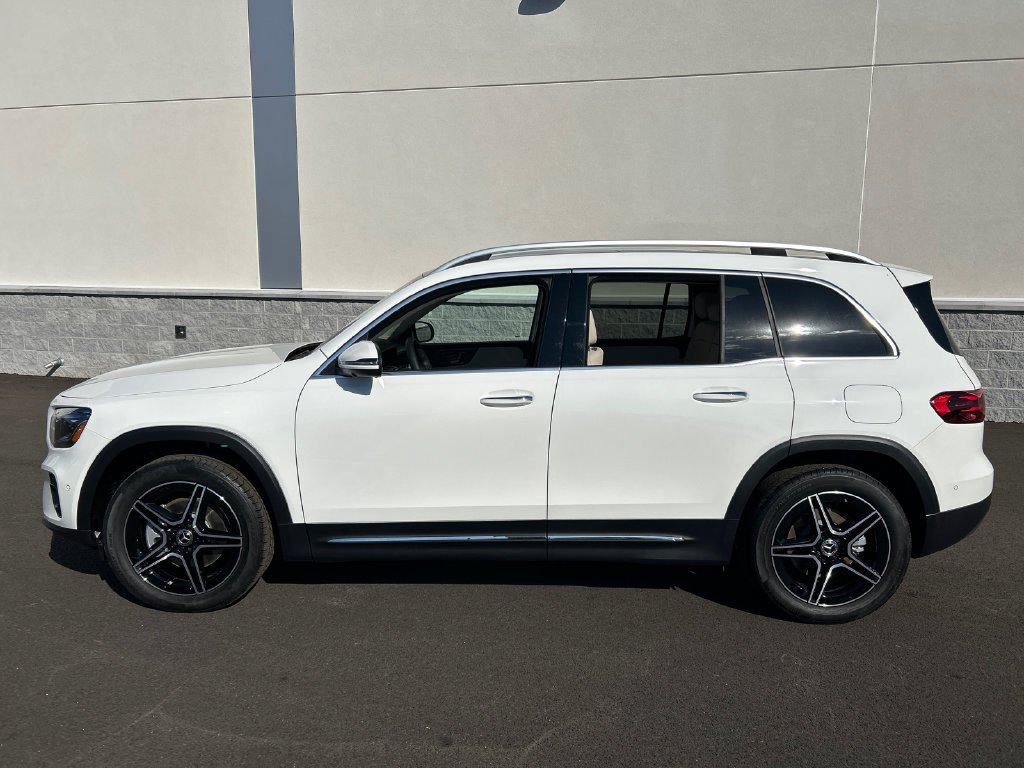 New 2026 Polar White Mercedes-Benz GLB 250 image 4