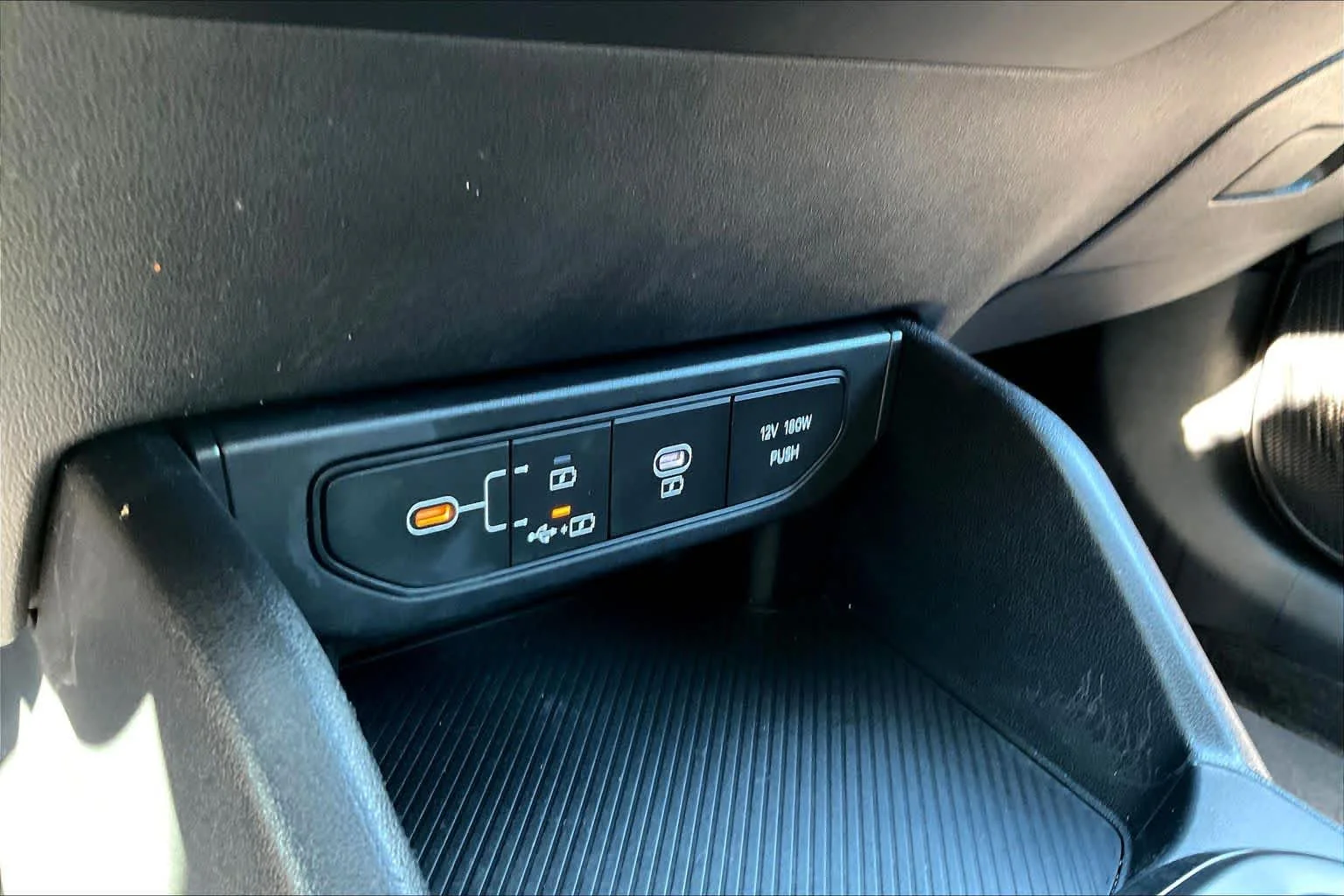 Used 2025 Aurora Black Pearl Kia LXS image 32