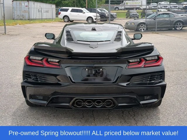 Used 2025 Black Chevrolet Z06 image 12