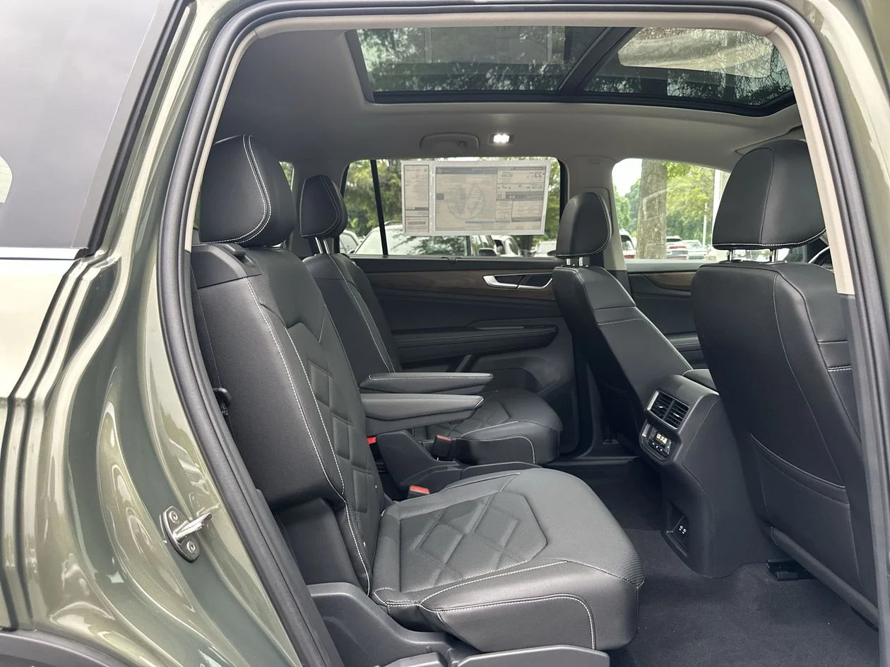 New 2026 Green Volkswagen 2.0T SE w/Technology image 28