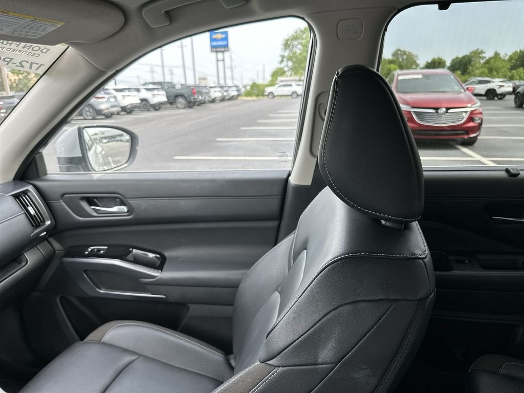 Certified Used 2024 Silver Nissan SL image 12