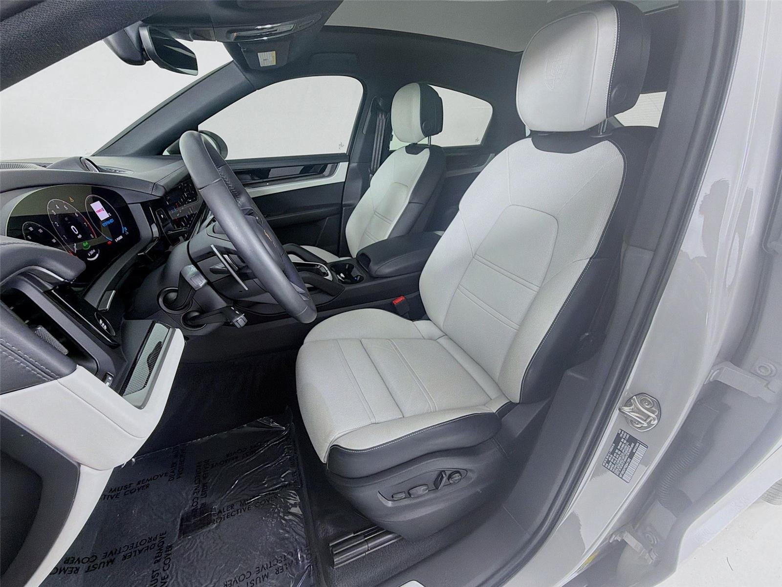 Used 2025 Chalk Porsche S E-Hybrid image 5
