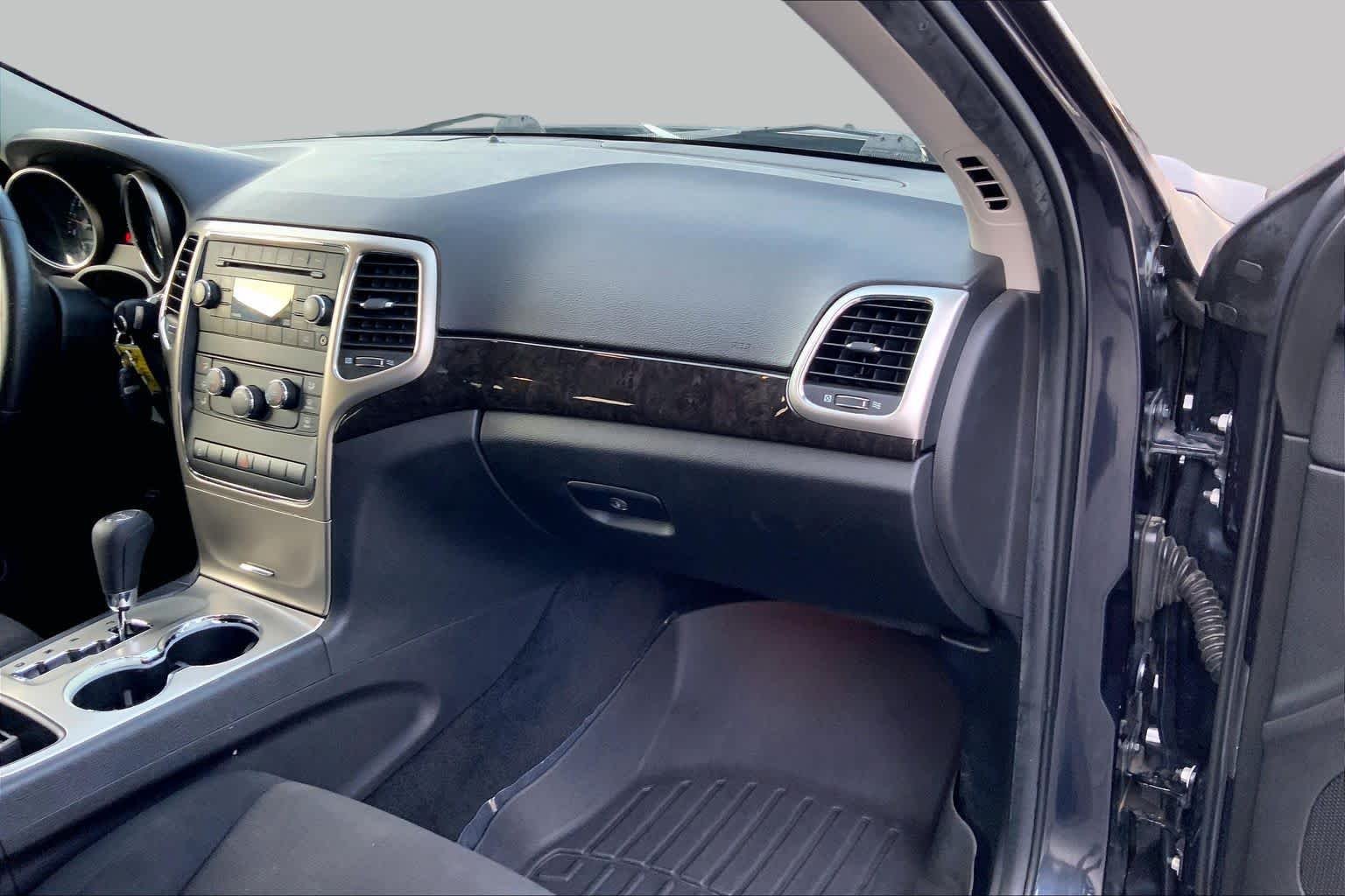 Used 2012 Maximum Steel Metallic Jeep Laredo image 15