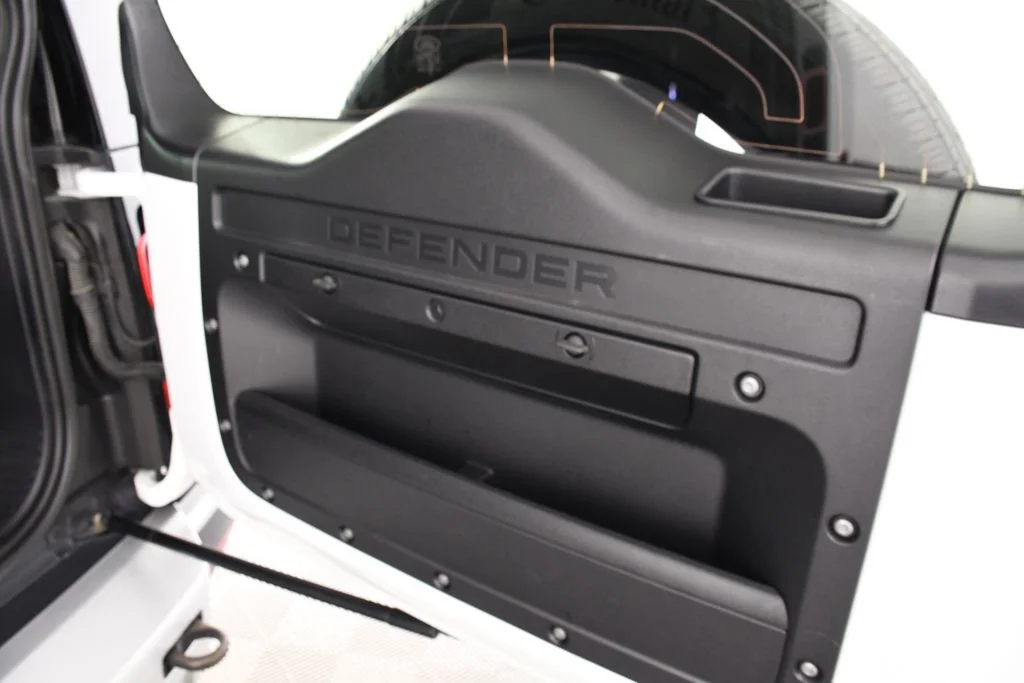Used 2023 Fuji White Land Rover S image 25