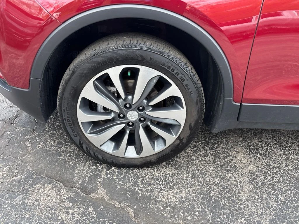 Used 2022 Red Buick Preferred image 11