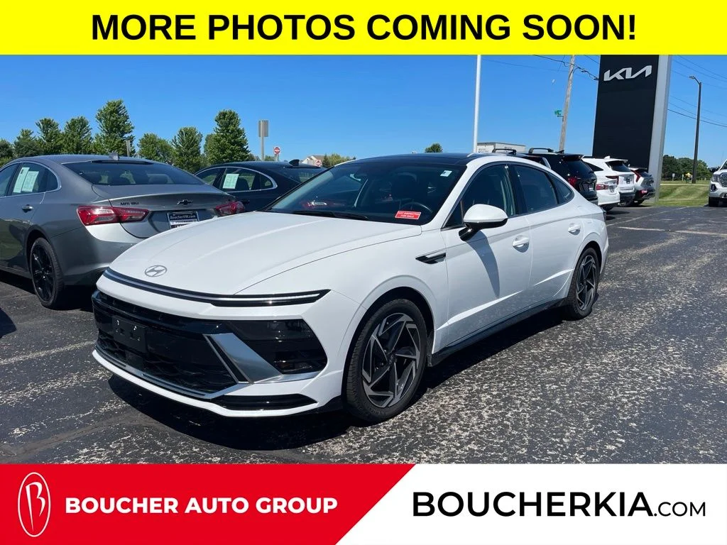 Used 2024 Serenity White Hyundai SEL image 1