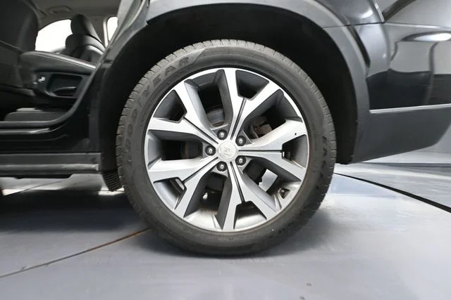 Used 2021 Black Hyundai SEL image 16