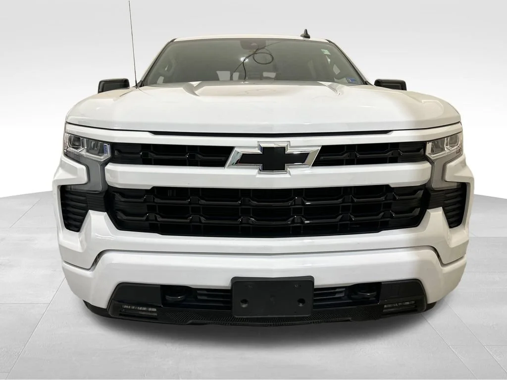 Used 2025 Summit White Chevrolet RST image 10
