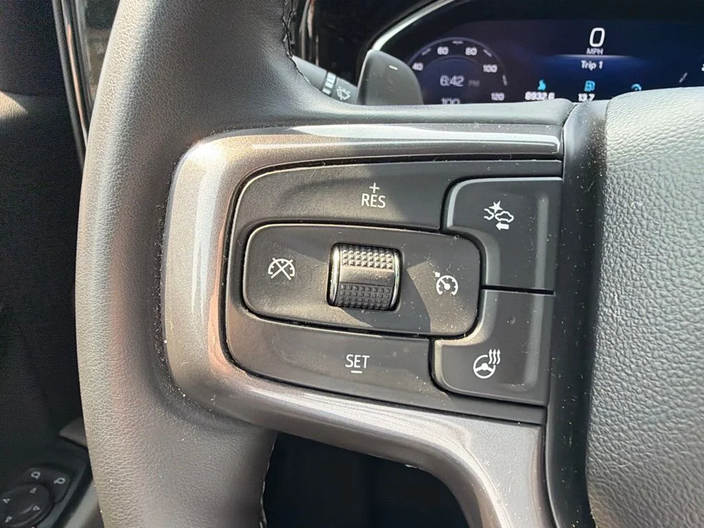 Used 2025 Black Chevrolet ZR2 image 31