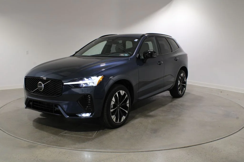 2025 Volvo XC60 B5 Plus Dark AWD's photo