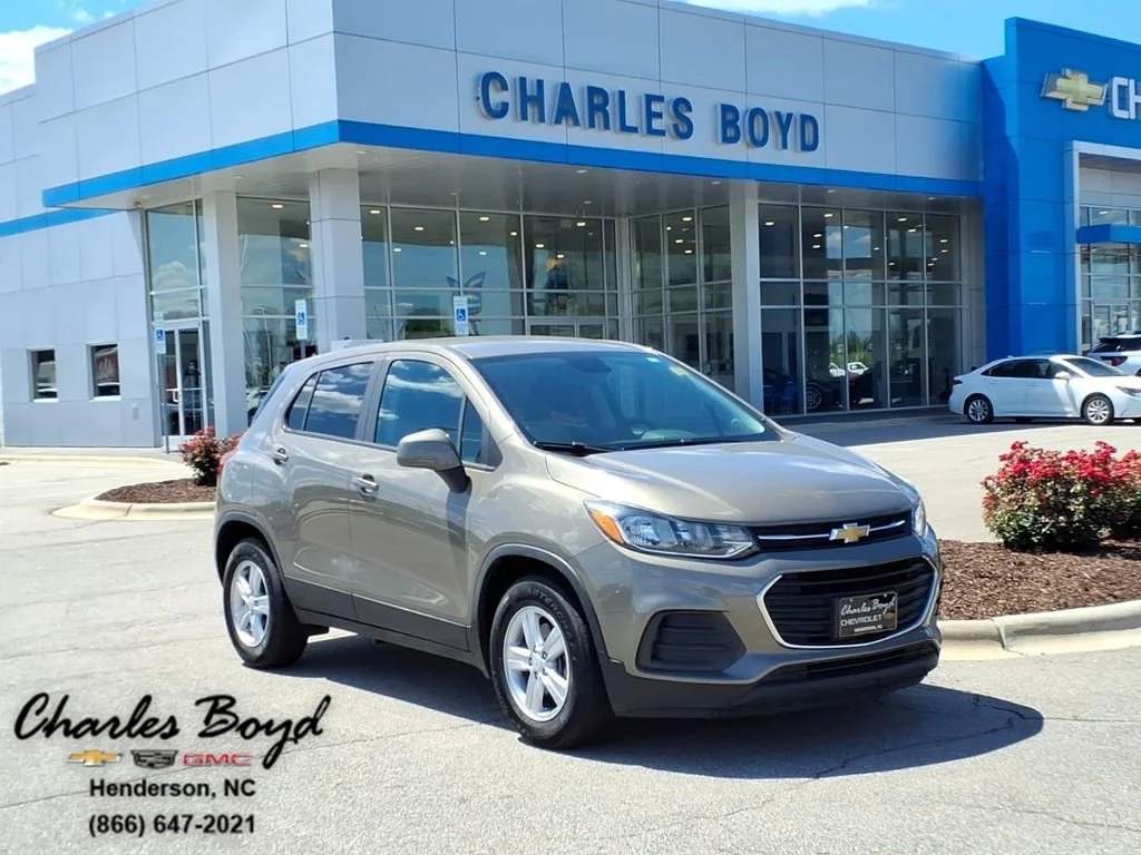 2021 Chevrolet Trax LS's photo