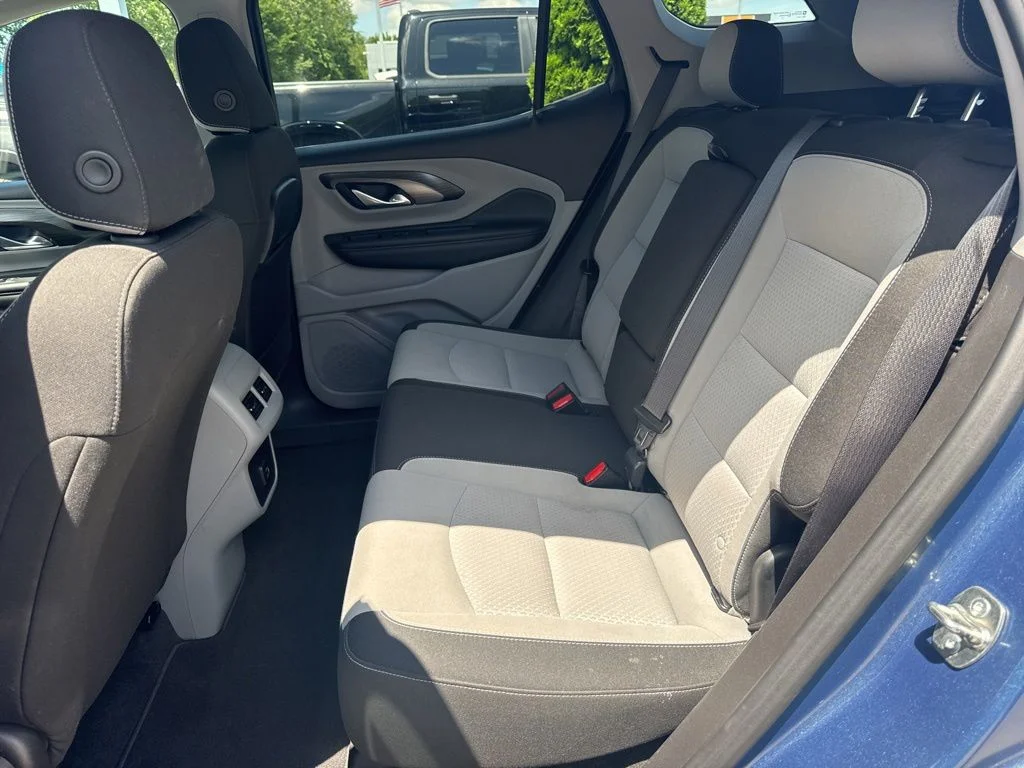 Used 2024 Downpour Metallic GMC SLE image 10