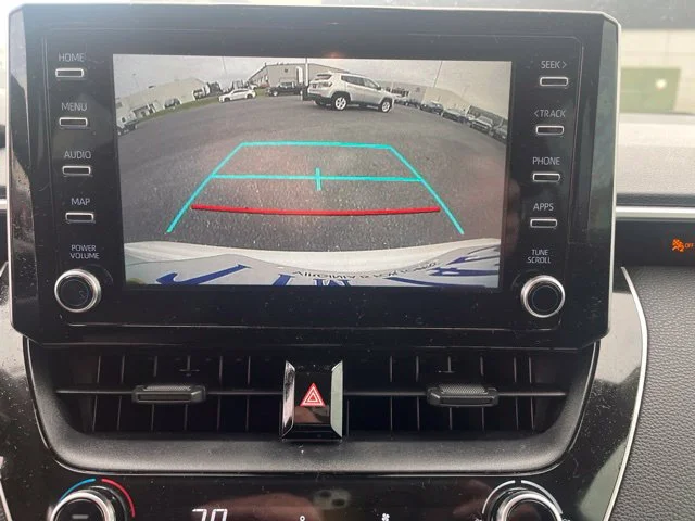 Used 2020 White Toyota LE image 12