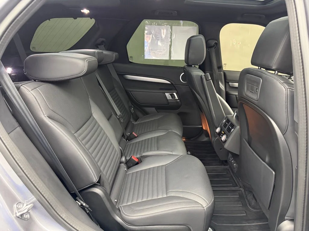 Used 2023  Land Rover S R-Dynamic image 35