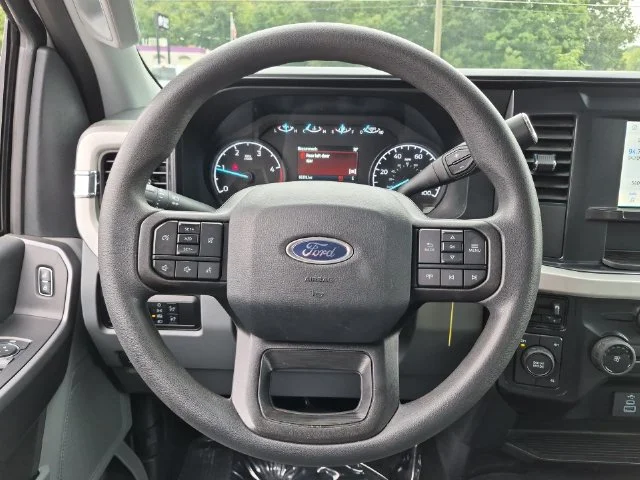 Used 2025 White Ford XLT image 31