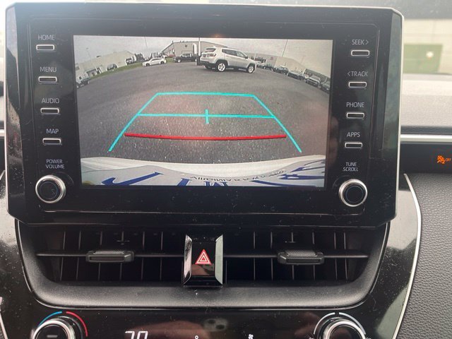 Used 2020 White Toyota LE image 12