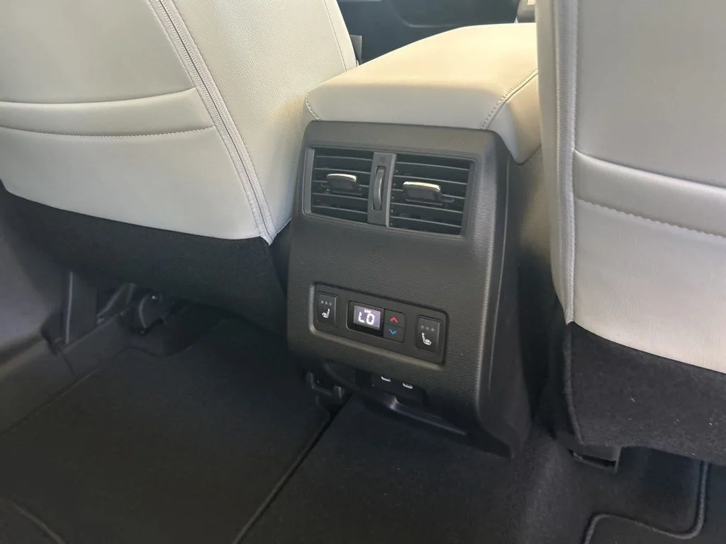 2025 Mitsubishi Outlander SEL Platinum Edition - Photo 29