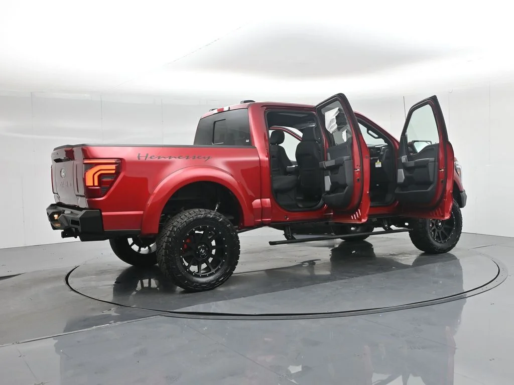 New 2025 Rapid Red Metallic Tinted Clearcoat Ford Lariat image 5