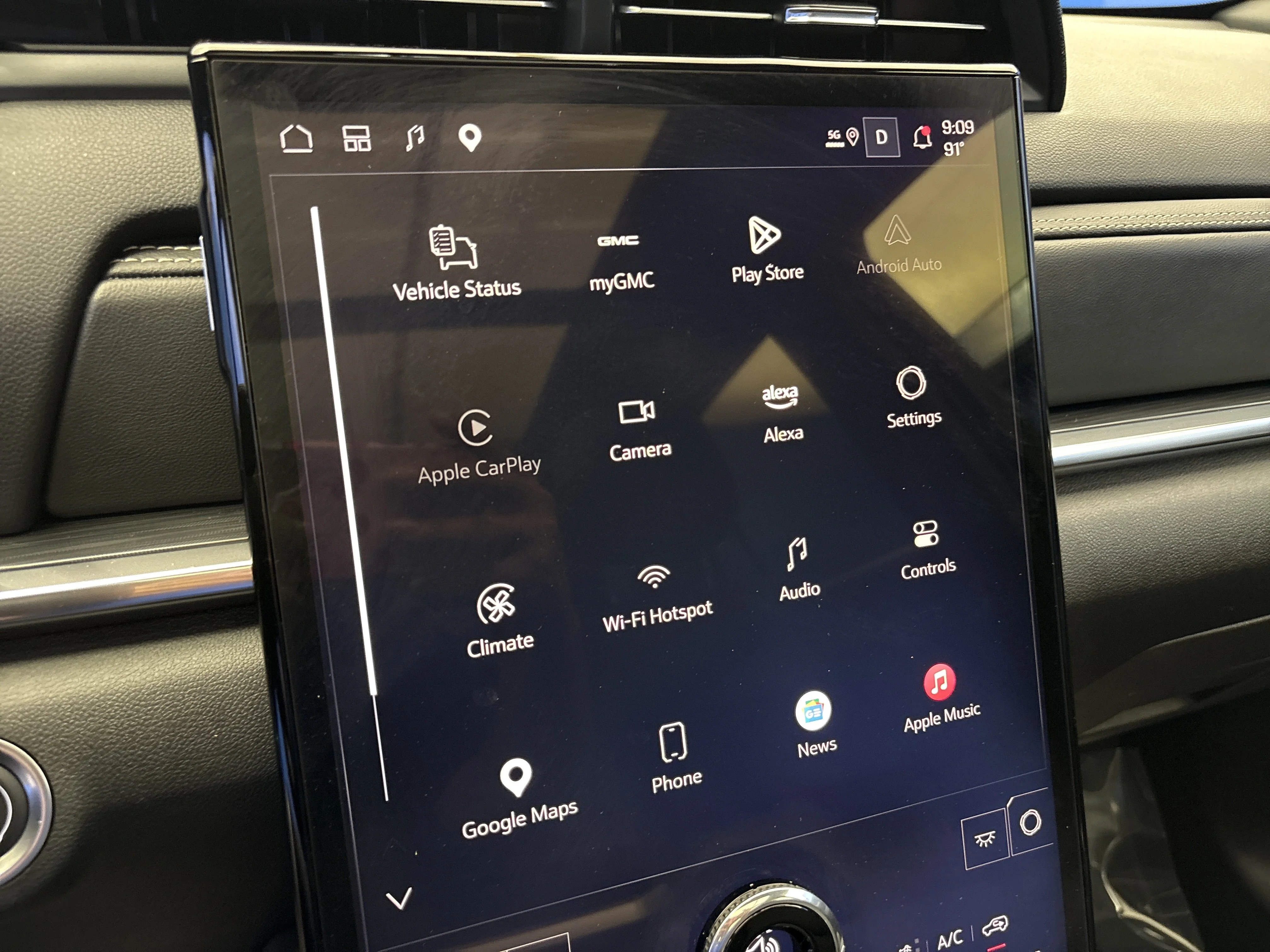Used 2025 Riverstone Metallic GMC AWD Elevation image 18