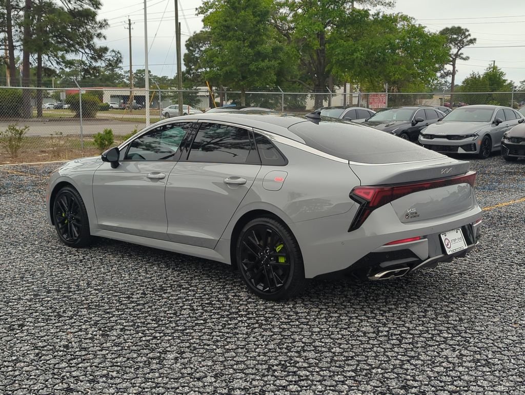New 2026 Wolf Gray Kia GT image 5