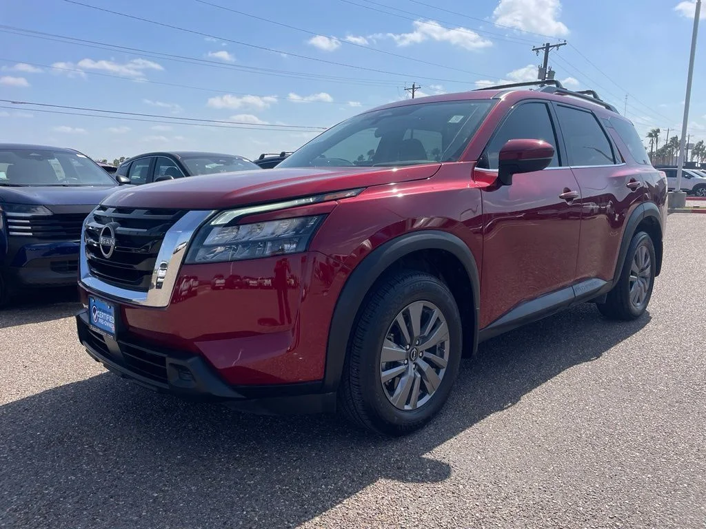 Used 2025 Red Nissan SV image 3