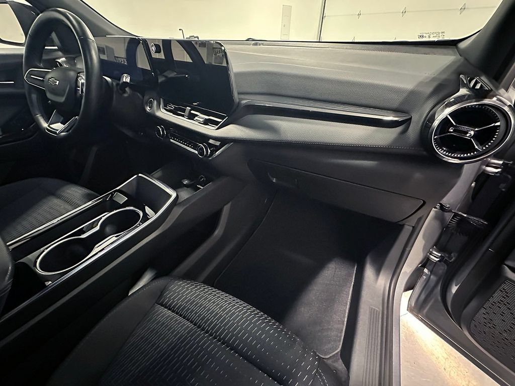 Used 2025 Sterling Gray Metallic Chevrolet LT image 27