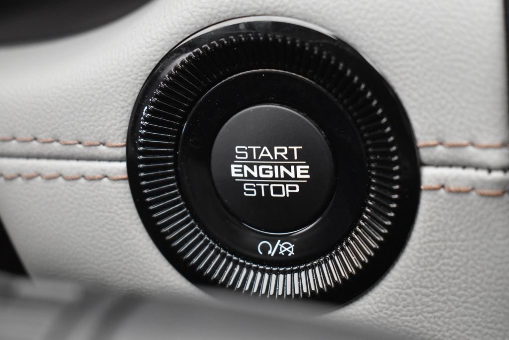 Used 2025 White Jeep Limited image 18