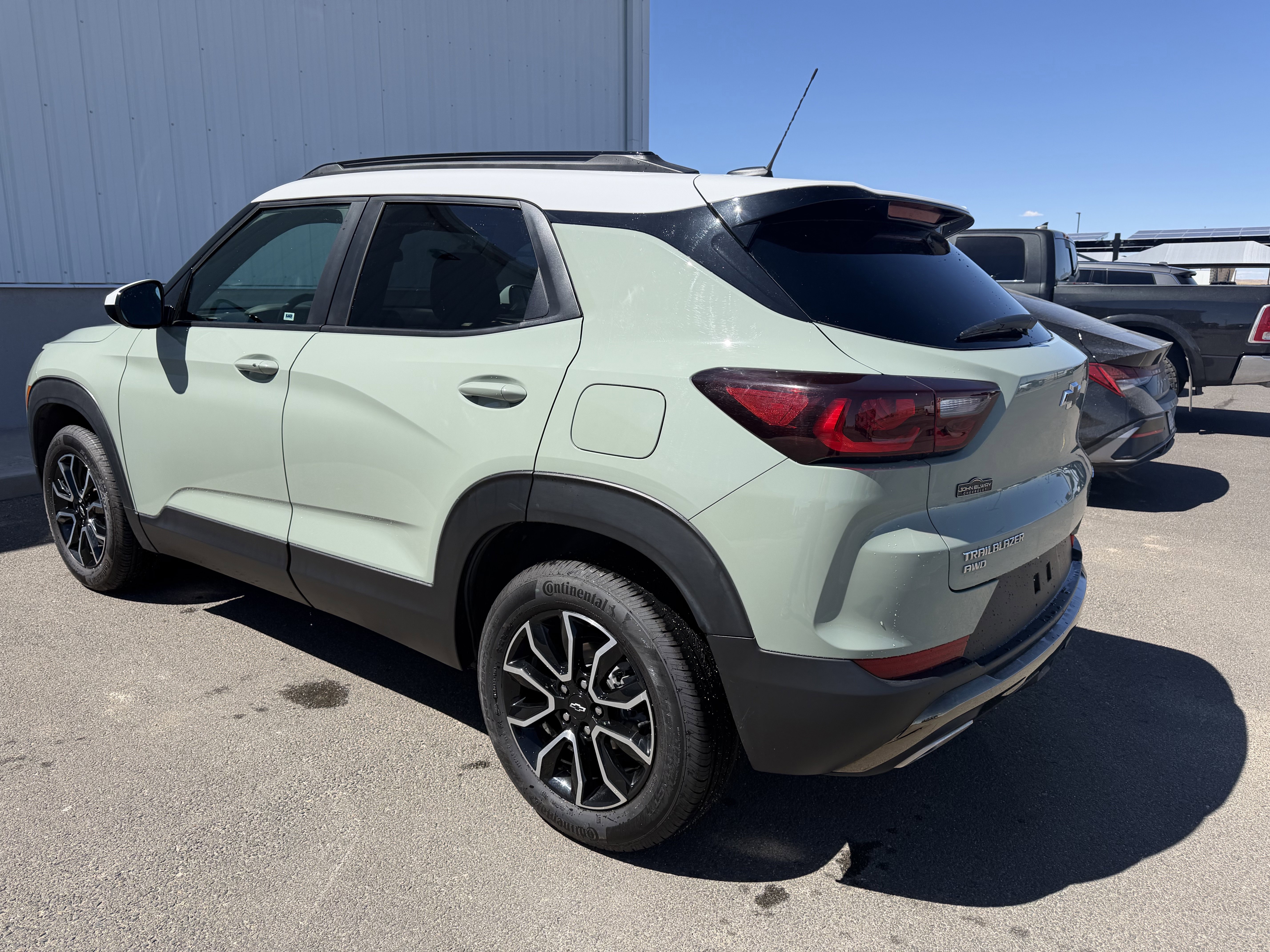 Used 2024 Green Chevrolet ACTIV image 3