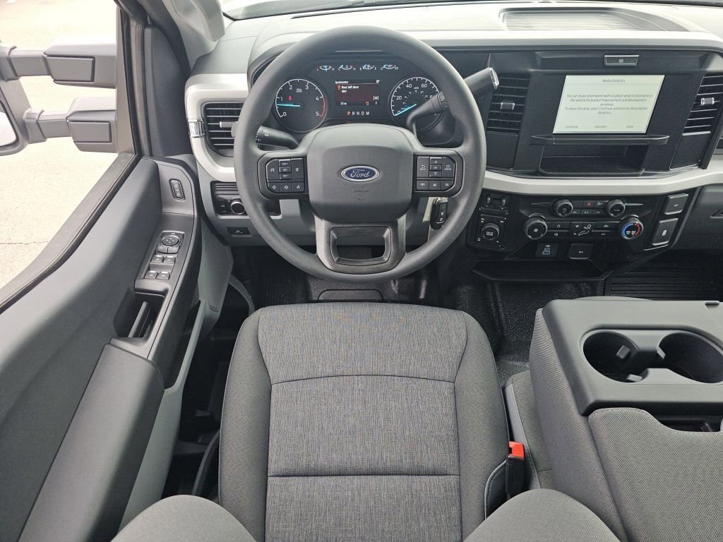 New 2026 Oxford White Ford XL image 4
