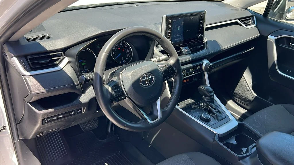 Used 2021 Super White Toyota XLE image 9