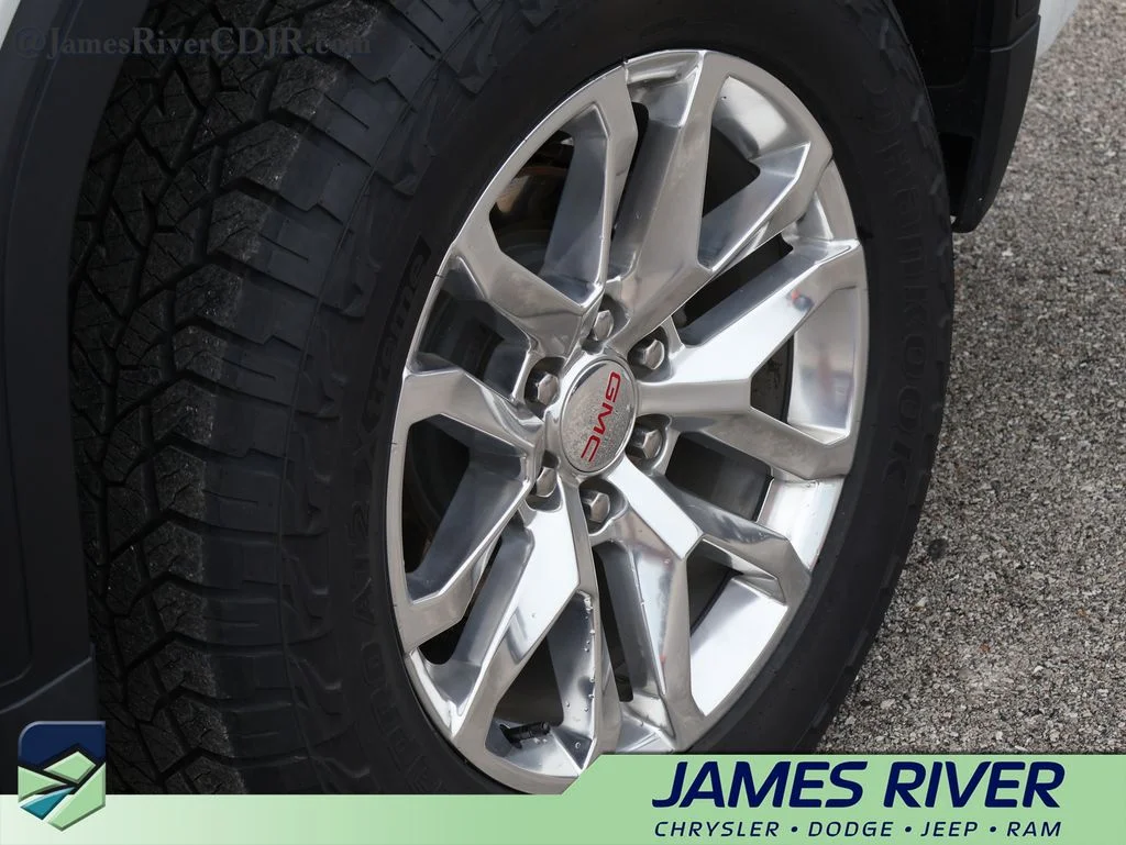 Used 2019 White GMC SLT image 38