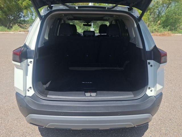 Used 2023 White Nissan SV image 21